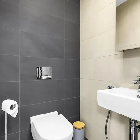 Skypark's Modern Apartment *